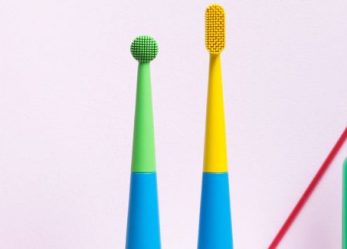 Benjamin Brush- A Smart Musical ToothBrush For Kids And Adults